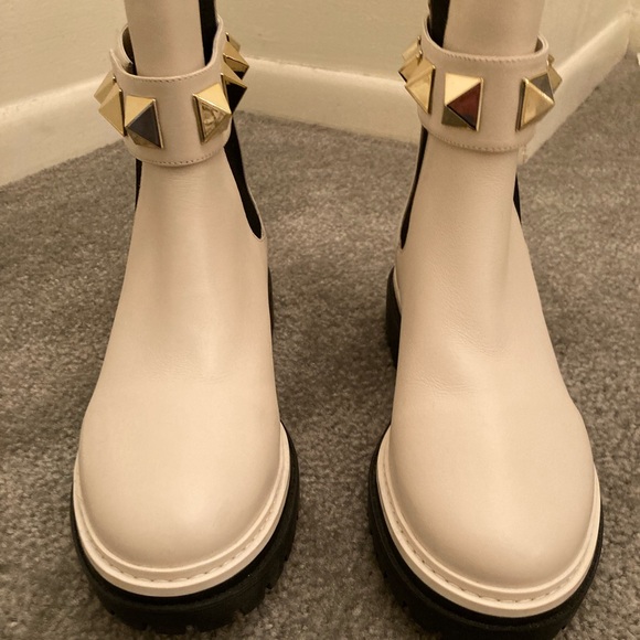 Stylish White Ankle Boots with Studded Accents - Picture 1 of 5